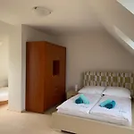 Apartment Staromlynska *