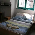 Staromlynska Apartment *