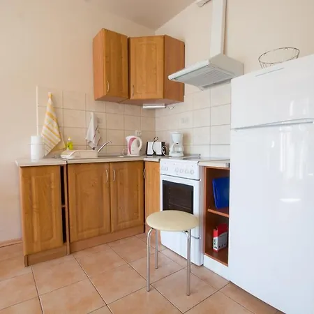 Staromlynska * Estetino